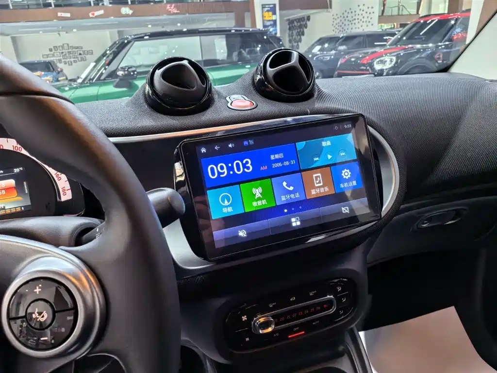 smart Fortwo 2019 — фото 10