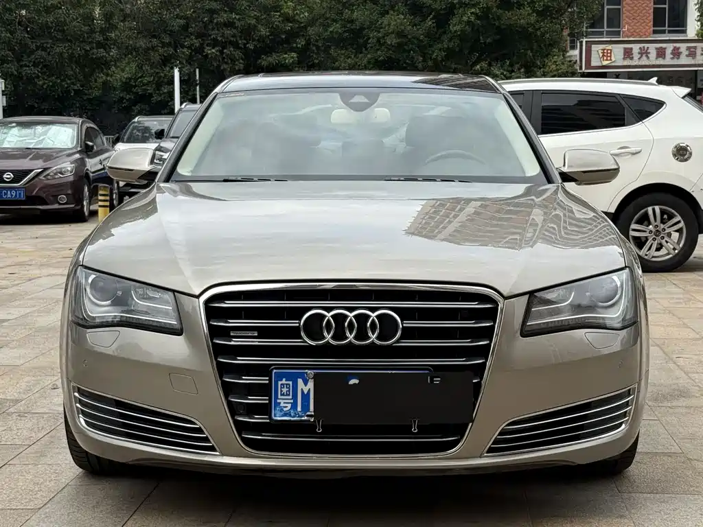 Audi A8 2012 — фото 2