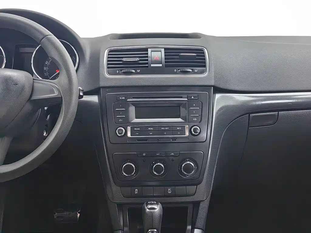 Skoda Yeti 2014 — фото 12