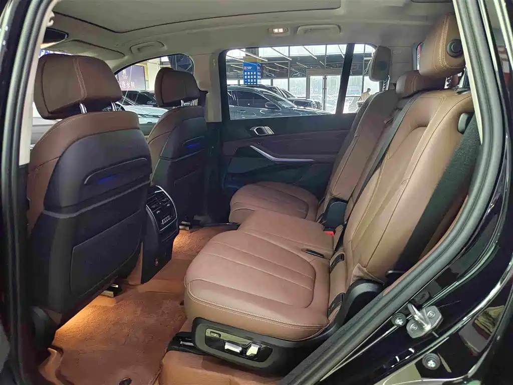 BMW X7 2022 — фото 11