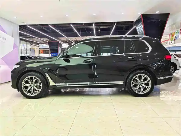 BMW X7 2022