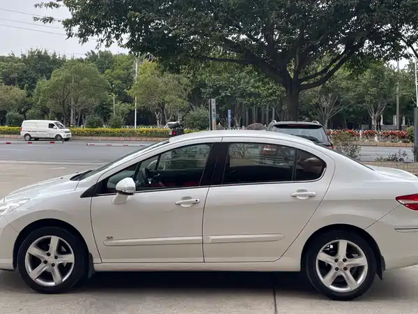 Peugeot 408 2013