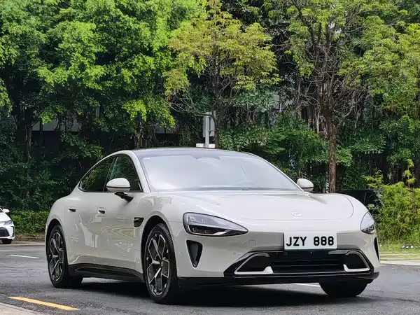 Xiaomi SU7 2025