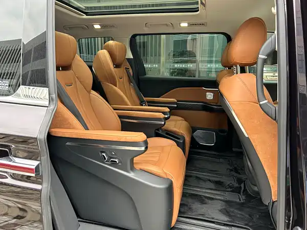 Hongqi HQ9 PHEV 2024