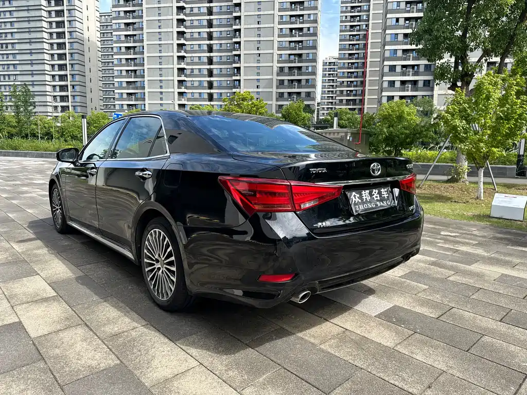 Toyota Crown 2018 — фото 4