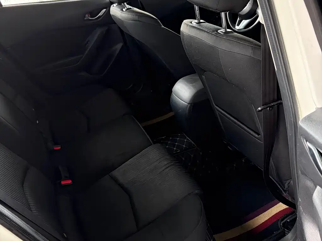 Mazda 3 Axela 2016 — фото 4