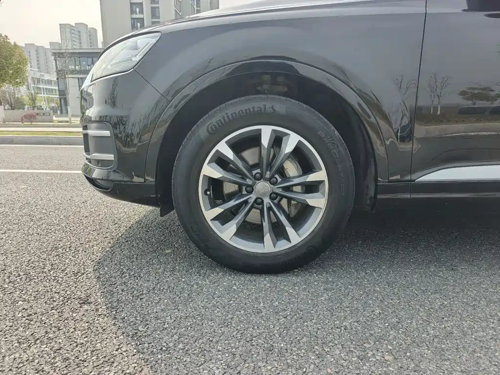 Audi Q7 2018 — фото 16