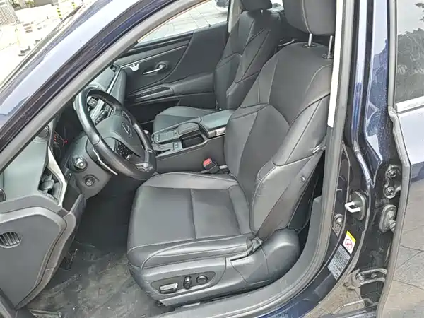 Lexus ES 2018
