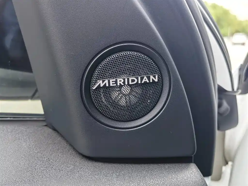 Land Rover Discovery Sport 2019 — фото 23