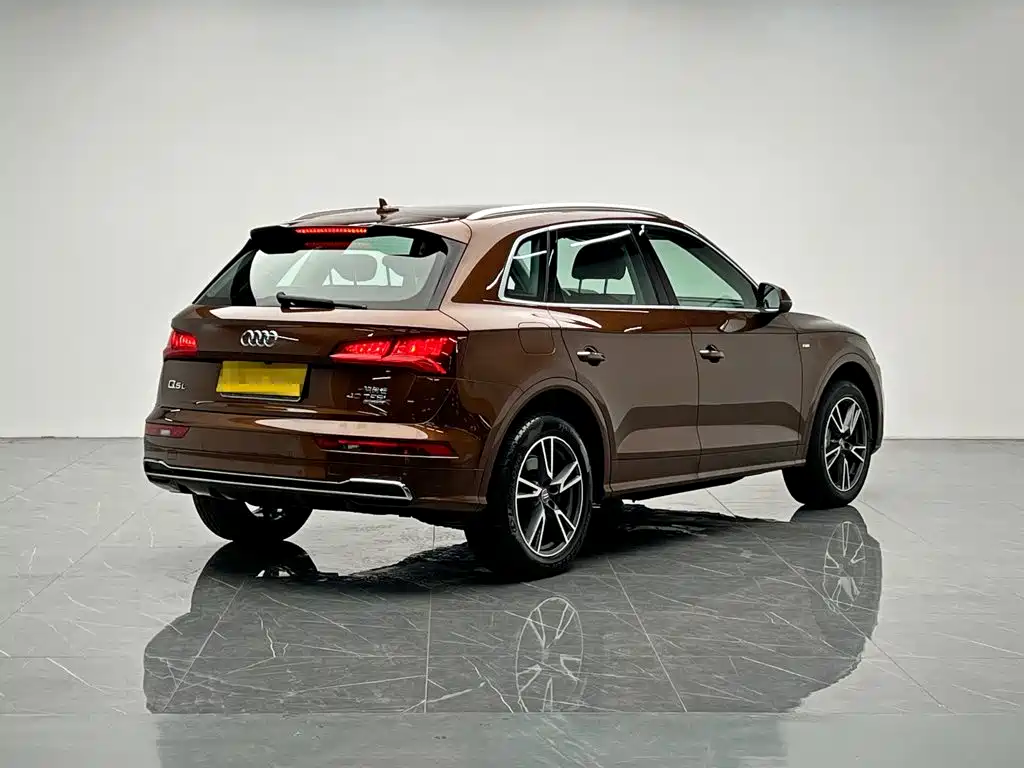 Audi Q5L 2019 — фото 6