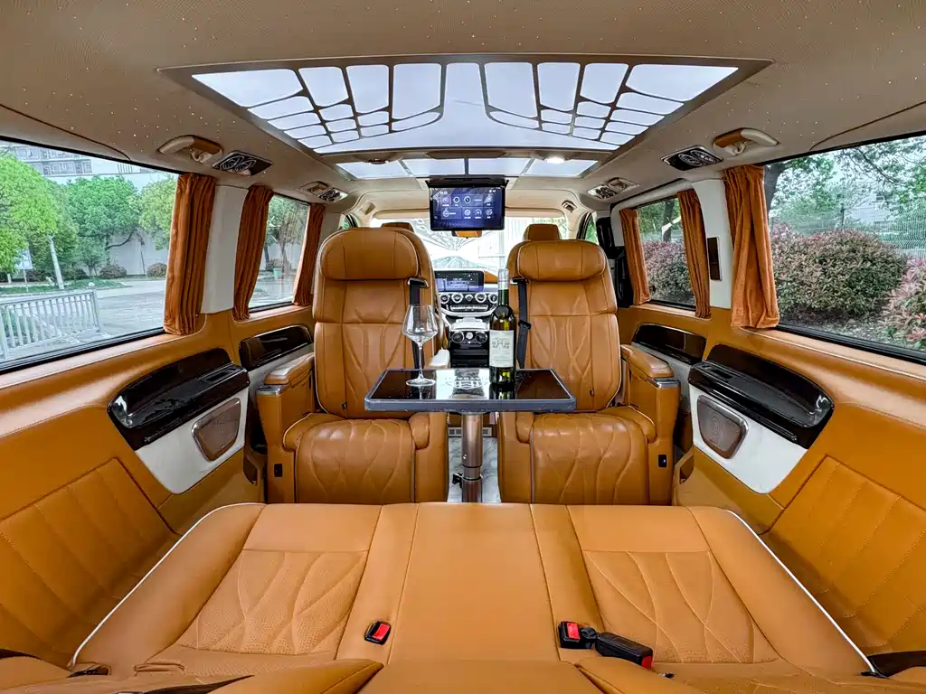 Mercedes-Benz Vito 2023 — фото 16
