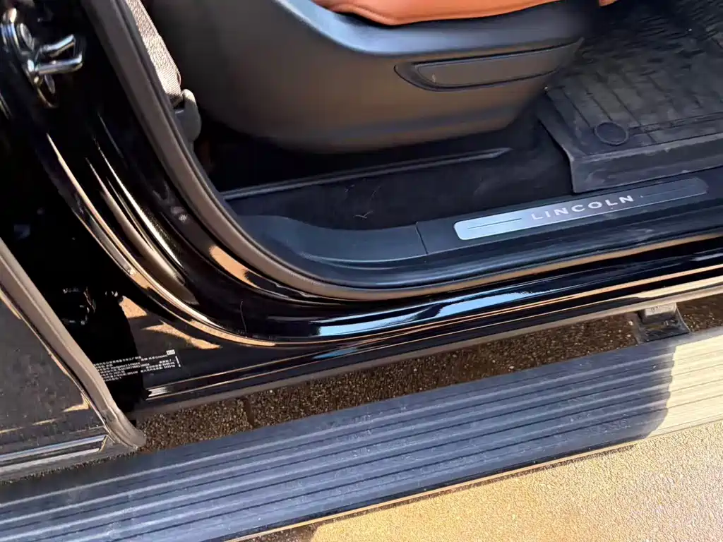 Lincoln Navigator 2022 — фото 12