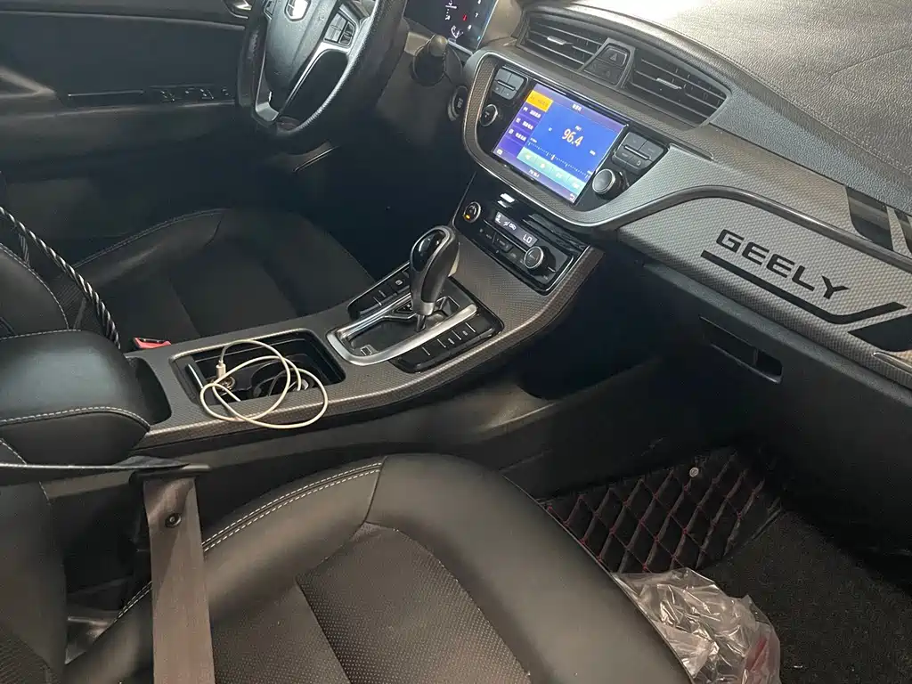 Geely Emgrand GS 2016 — фото 8