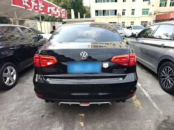 Volkswagen Sagitar 2018