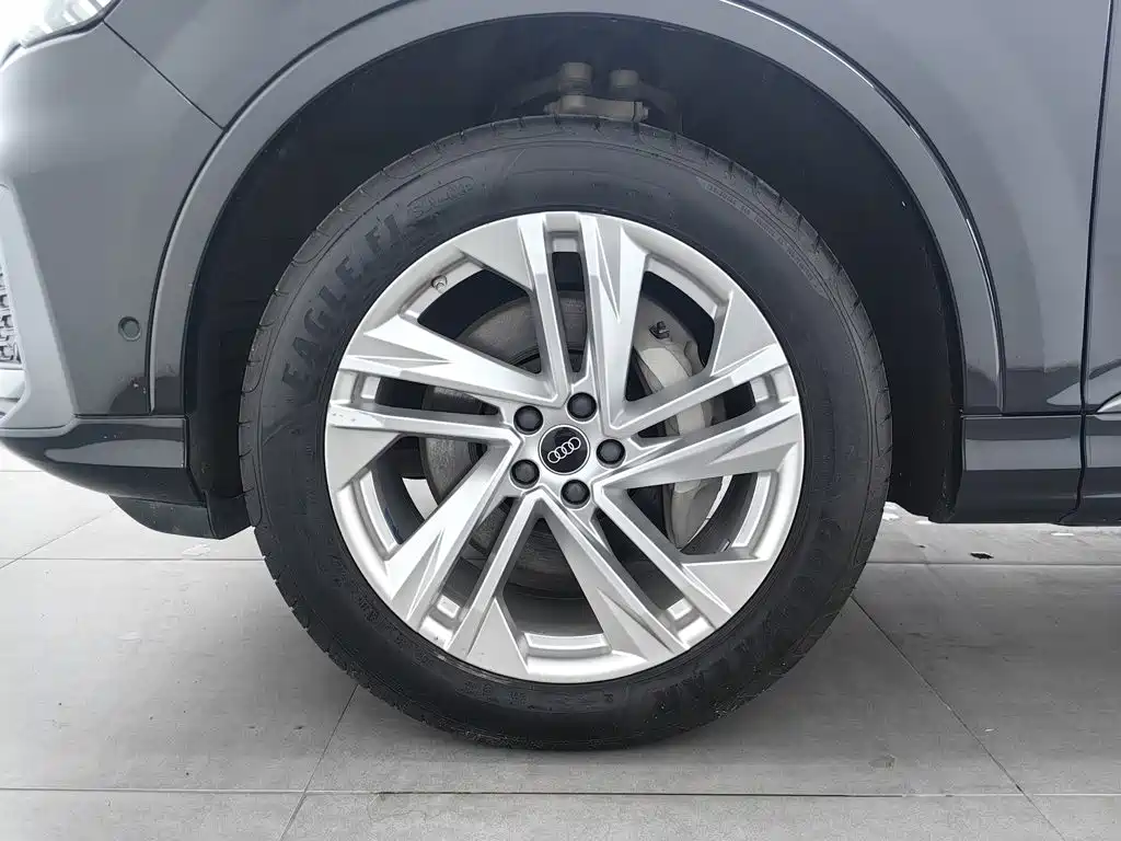 Audi Q7 2021 — фото 17