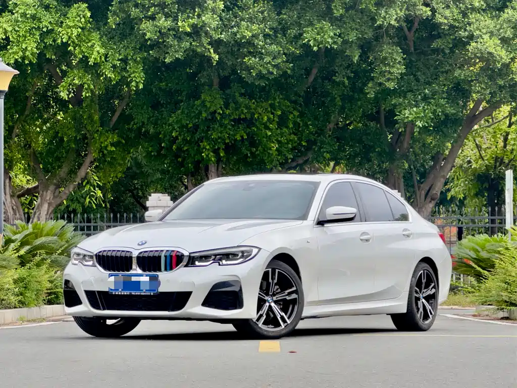 BMW 3 Series 2021 — фото 1