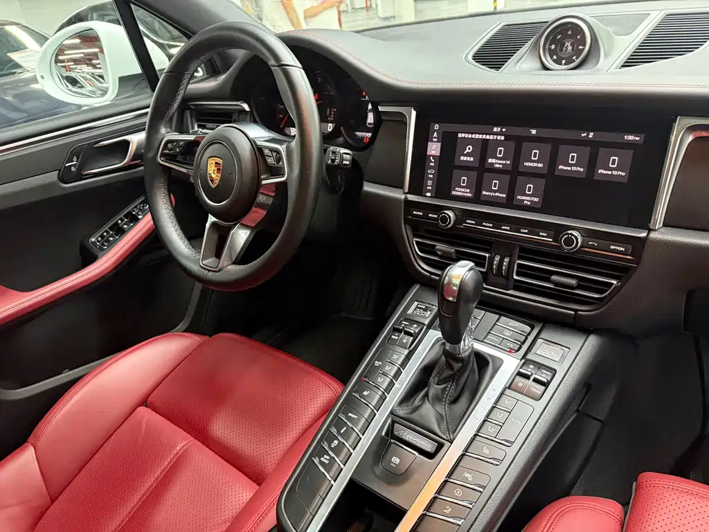 Porsche Macan 2019 — фото 22