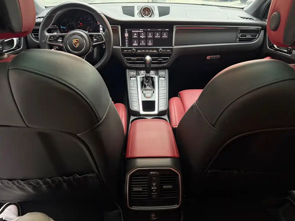 Porsche Macan 2019 — фото 13