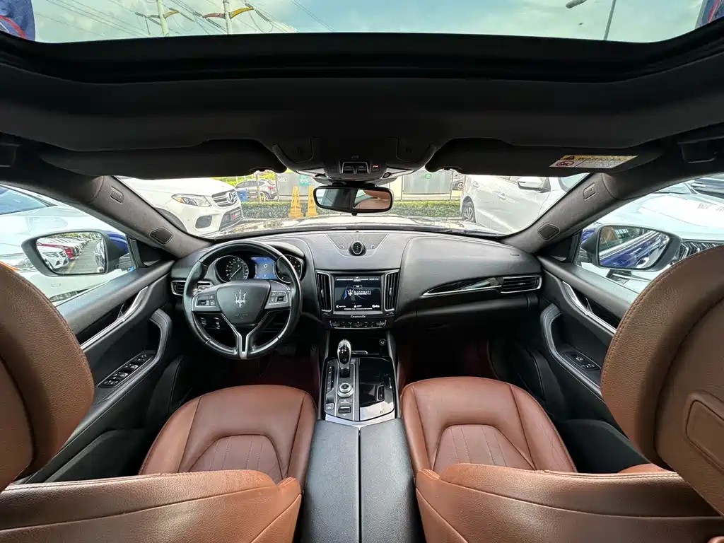 Maserati Levante 2018 — фото 15