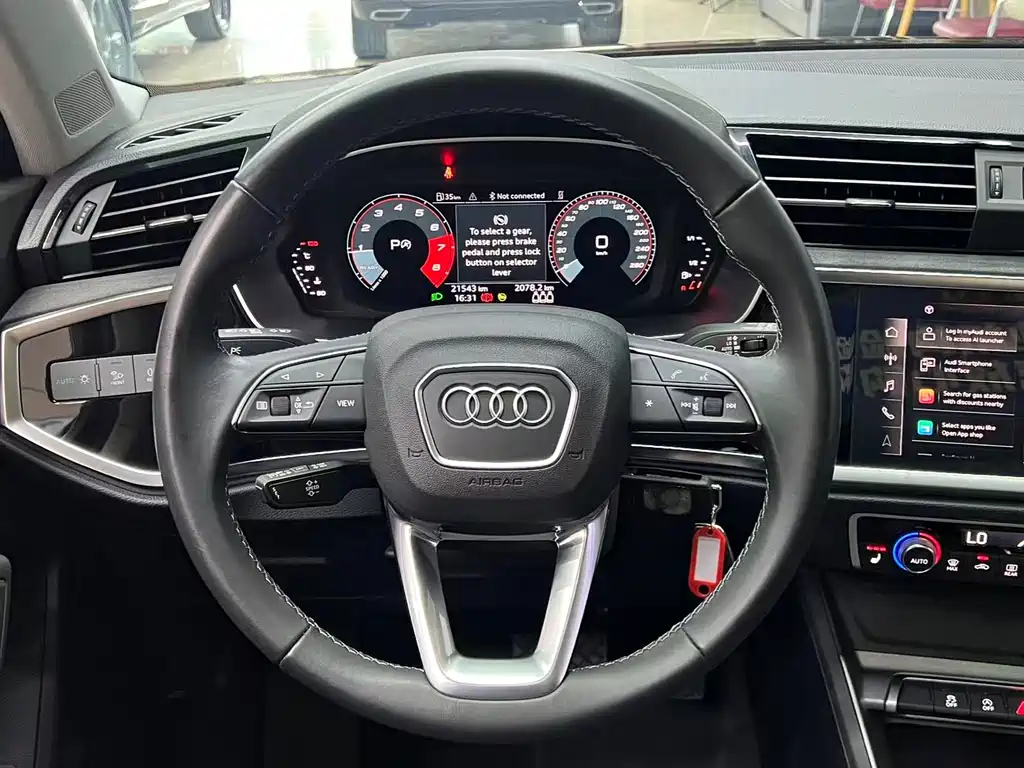 Audi Q3 2023 — фото 10