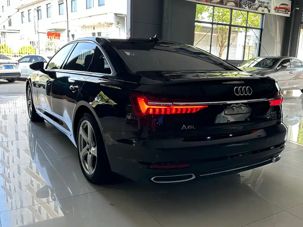 Audi A6L 2022