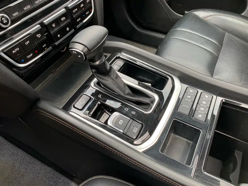 GAC Motor Trumpchi GS8 2017 — фото 18