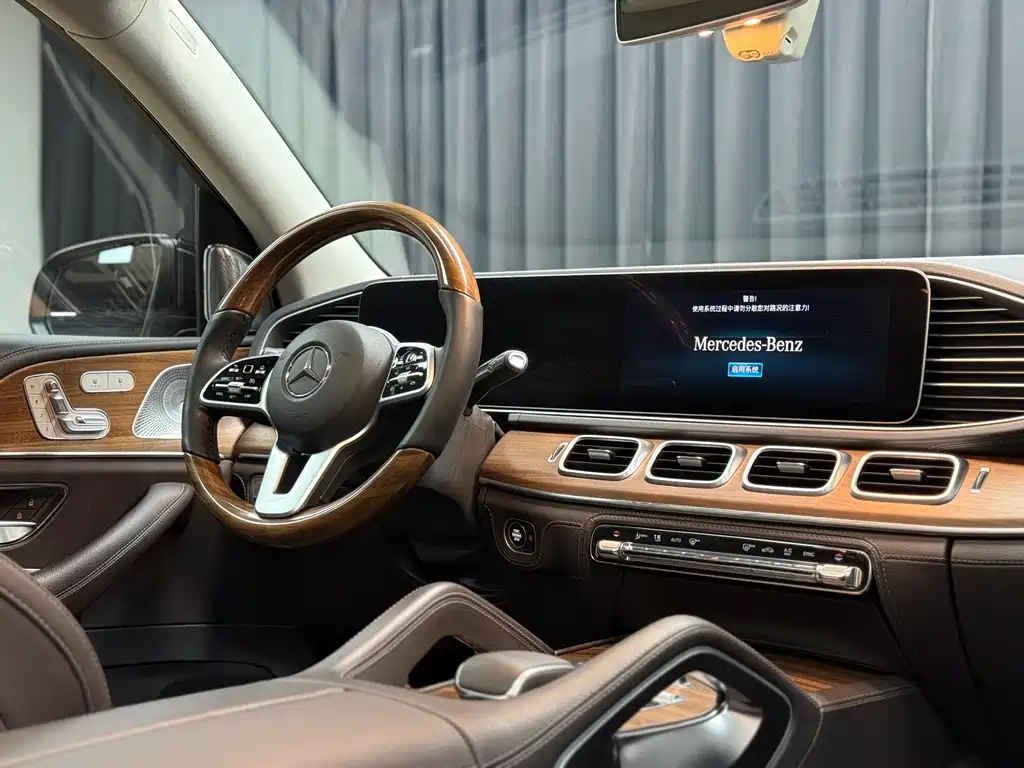 Mercedes-Benz GLS 2020 — фото 12