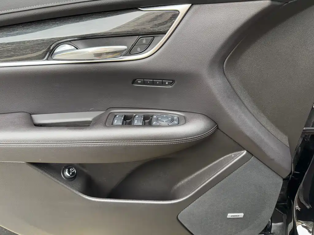 Cadillac XT5 2020 — фото 14