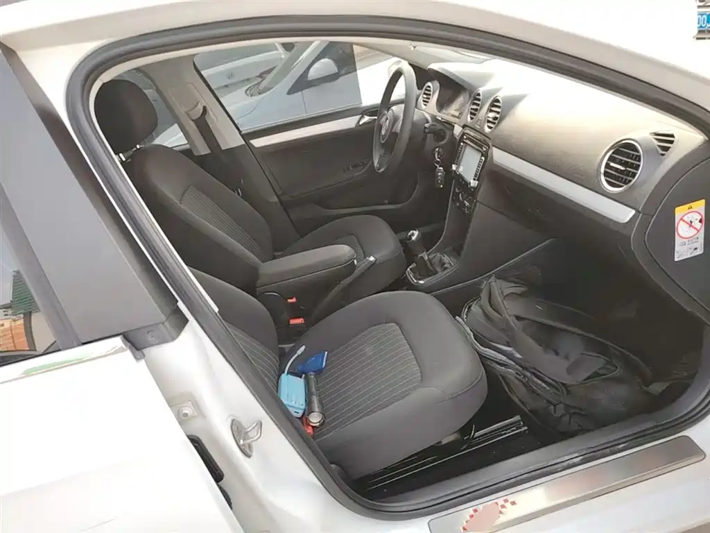 Volkswagen Jetta 2015 — фото 25