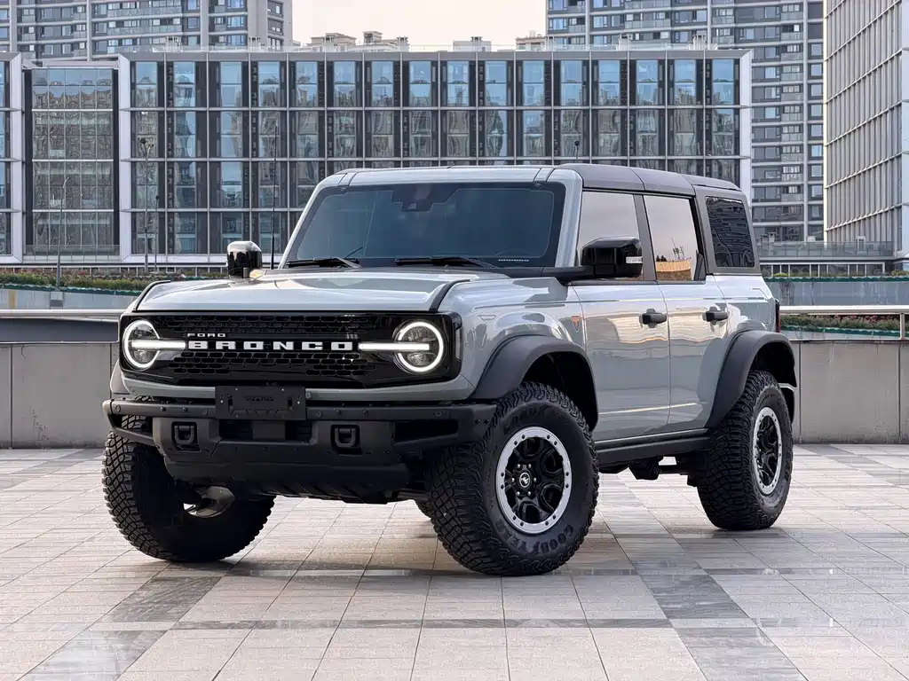 Ford Bronco 2025 — фото 1