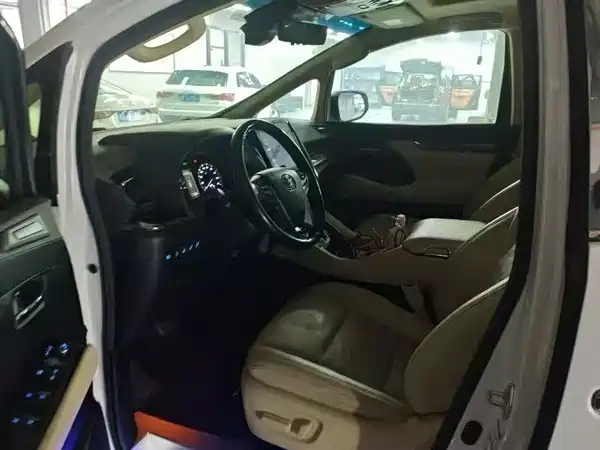 Toyota Vellfire 2021
