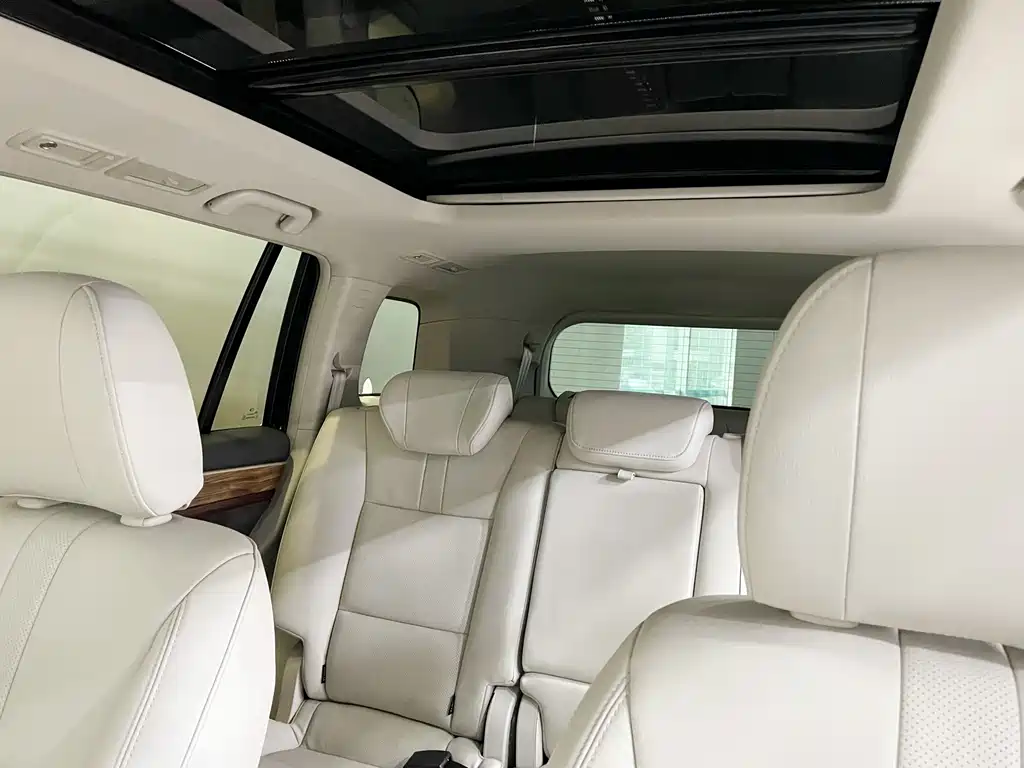 GAC Trumpchi GS8 2017 — фото 15