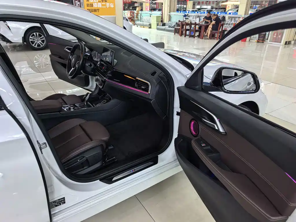 BMW 1 Series 2023 — фото 16