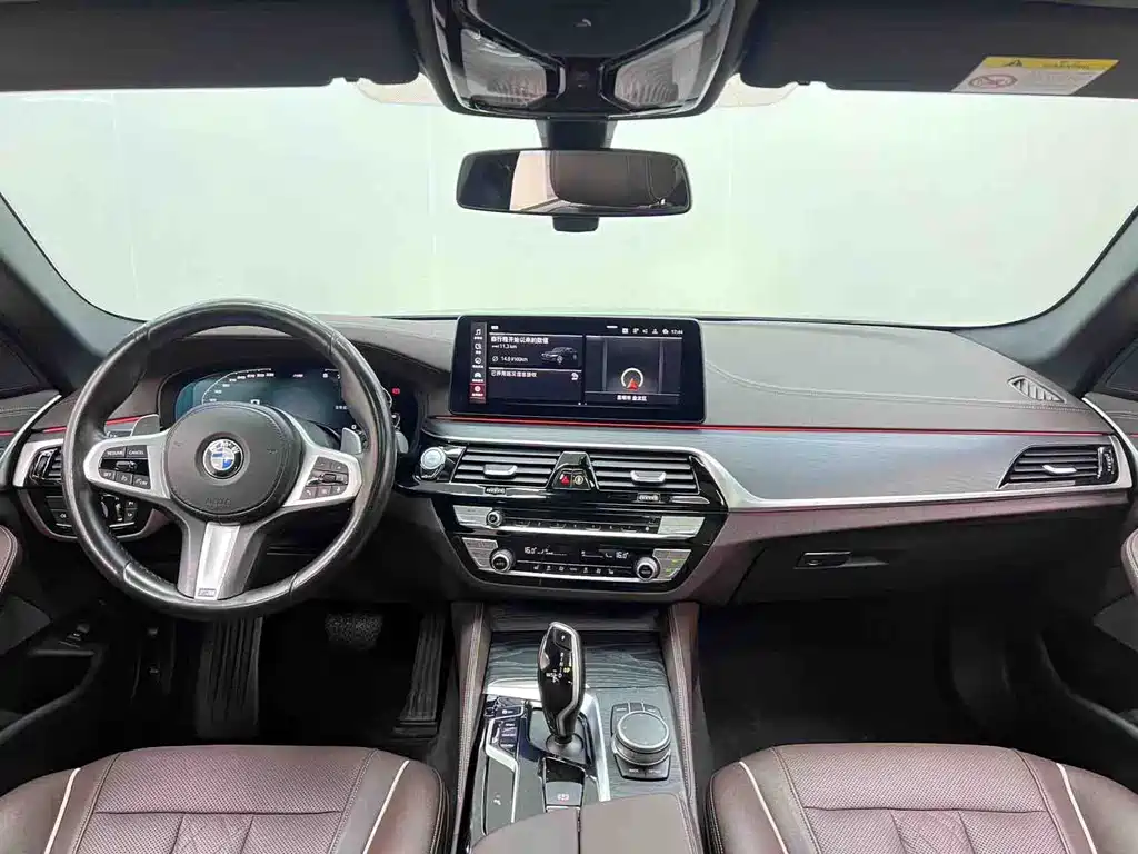 BMW 5 Series 2021 — фото 13
