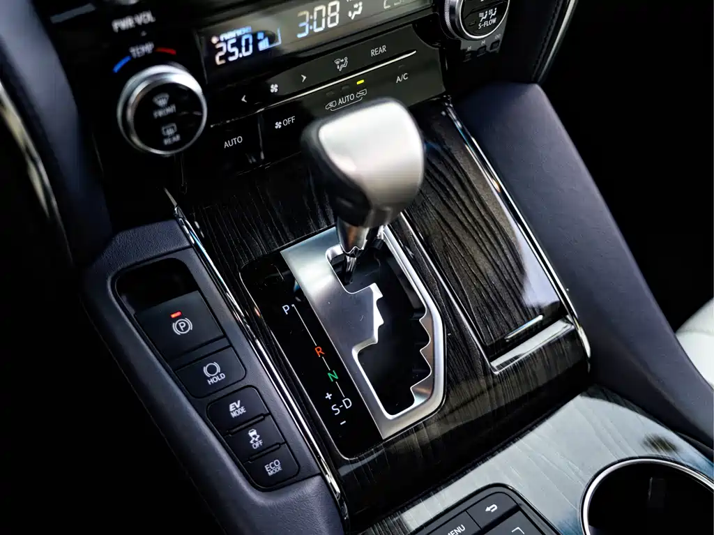 Lexus LM 2021 — фото 20