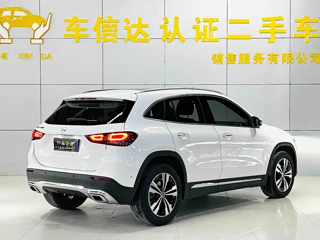 Mercedes-Benz GLA 2021