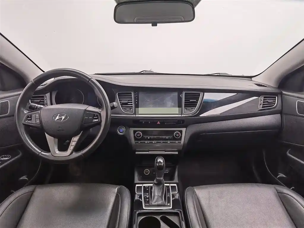 Hyundai Mistra 2015
