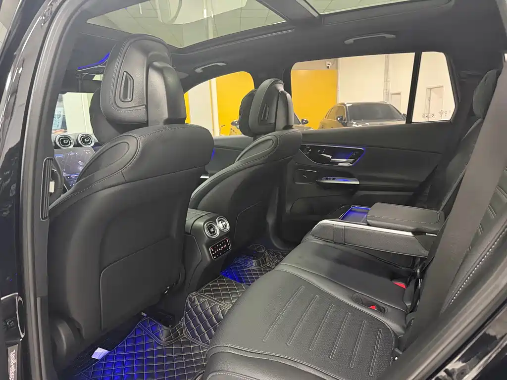 Mercedes-Benz GLC 2023
