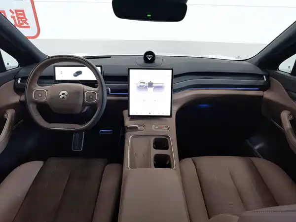 NIO ES8 2025