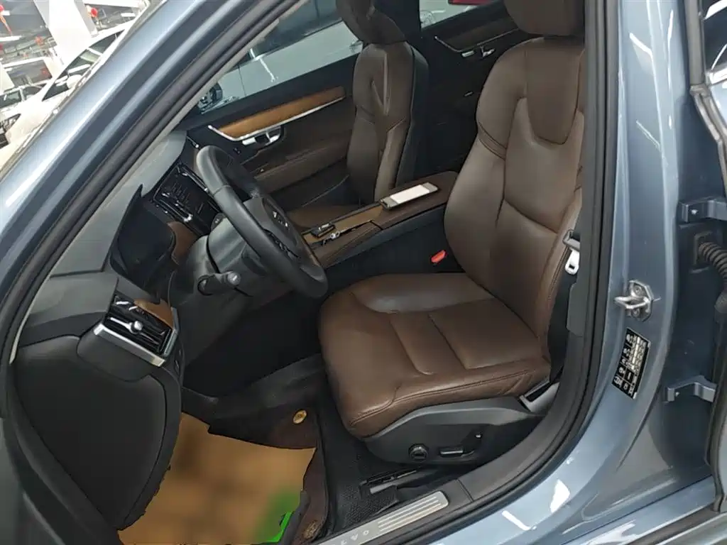 Volvo S90 2019 — фото 15