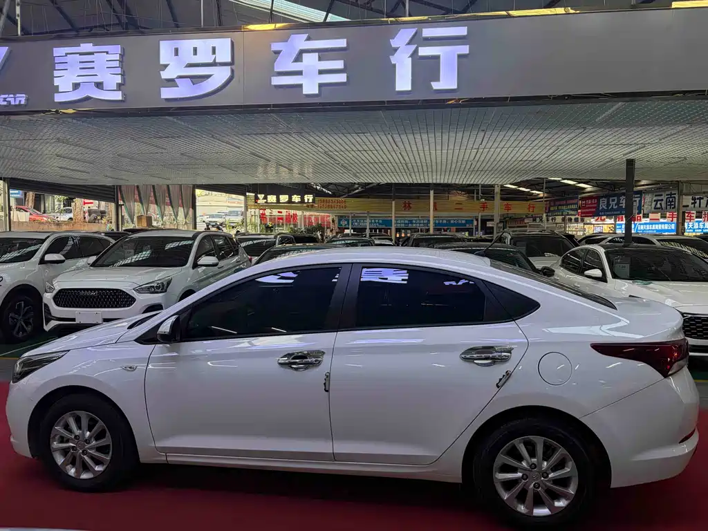 Hyundai Verna 2018 — фото 7
