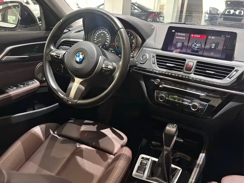 BMW 1 Series 2019 — фото 11