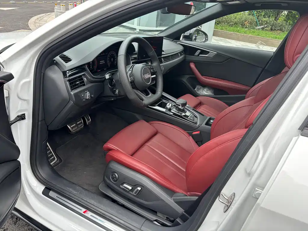 Audi A4L 2025