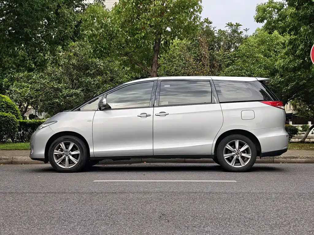 Toyota Previa 2018 — фото 16