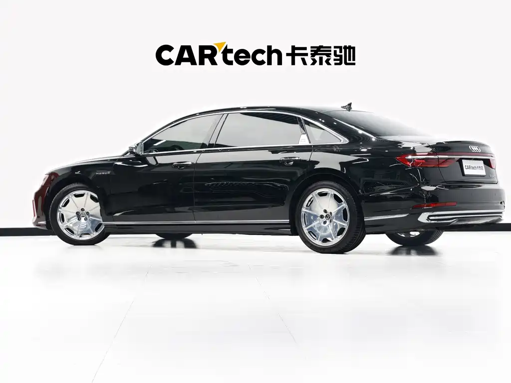 Audi A8 2022 — фото 24