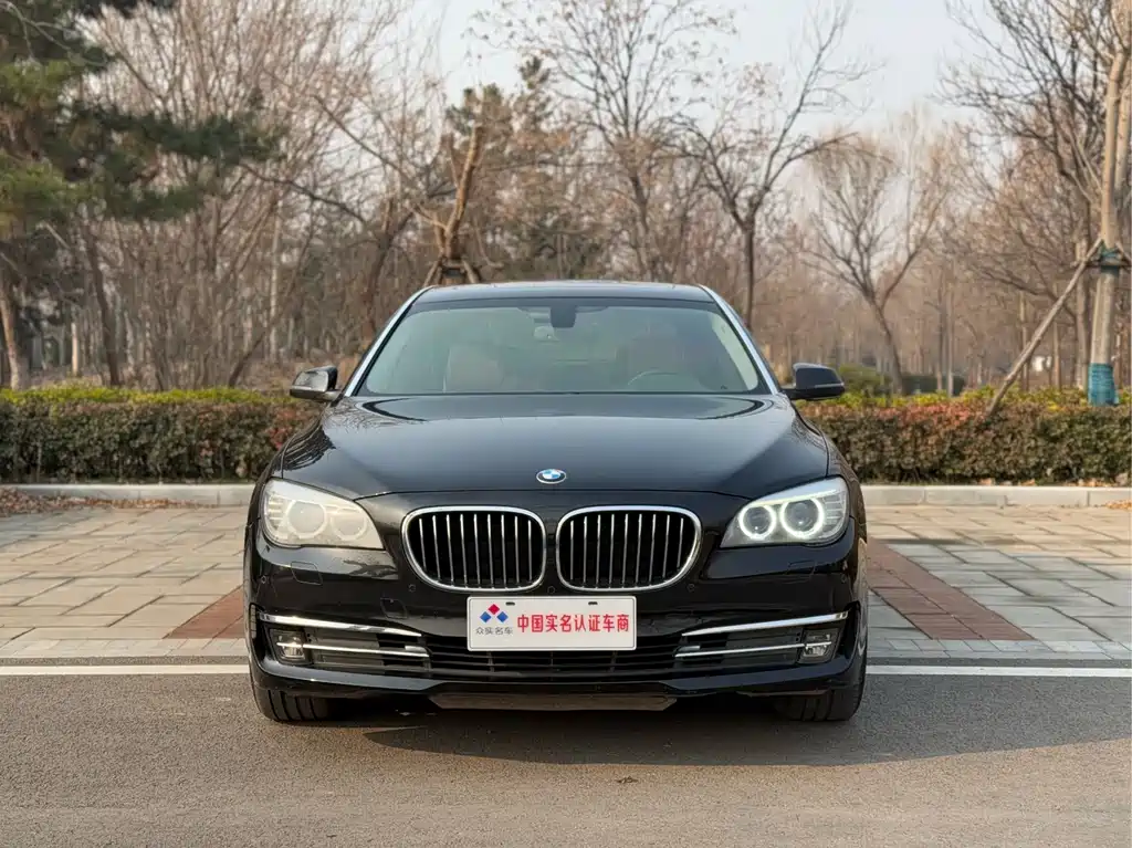 BMW 7 Series 2015 — фото 2