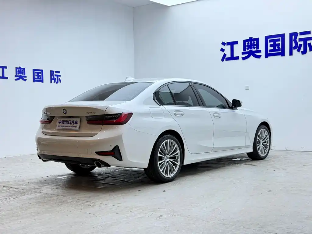 BMW 3 Series 2023 — фото 18