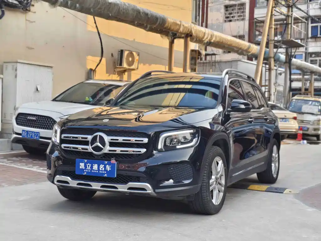 Mercedes-Benz GLB 2023
