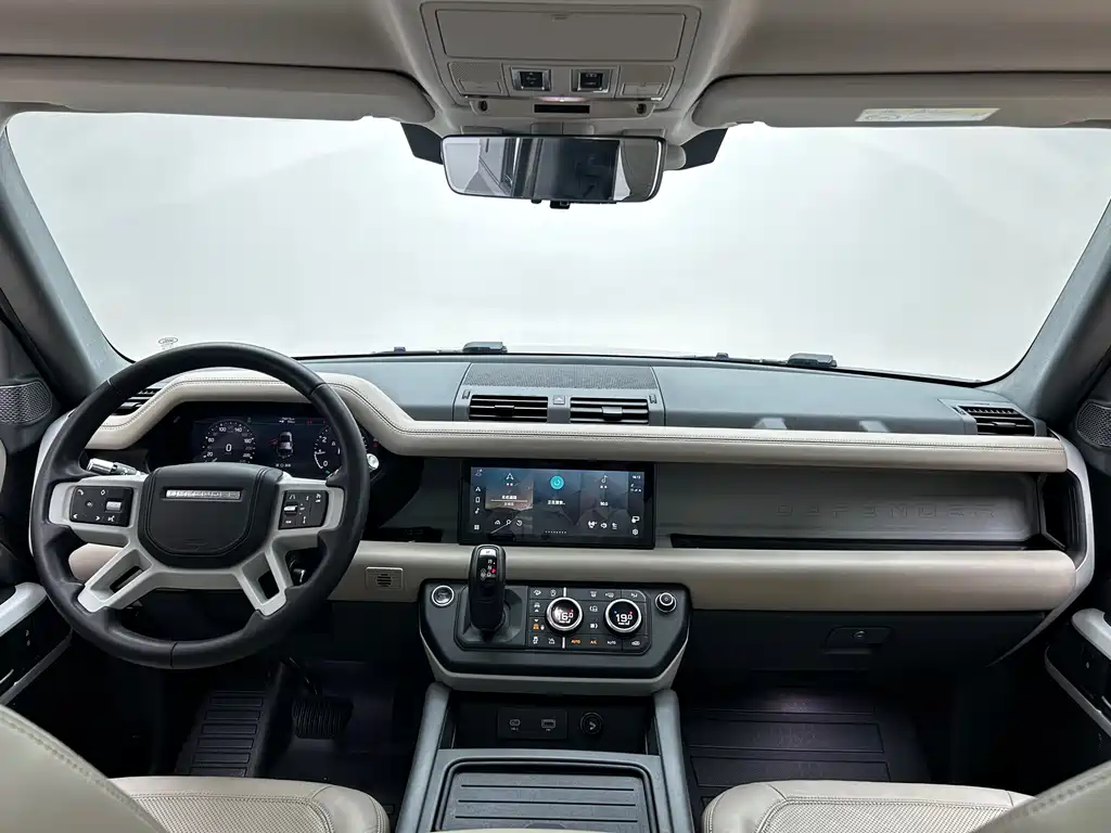 Land Rover Defender 2020 — фото 15
