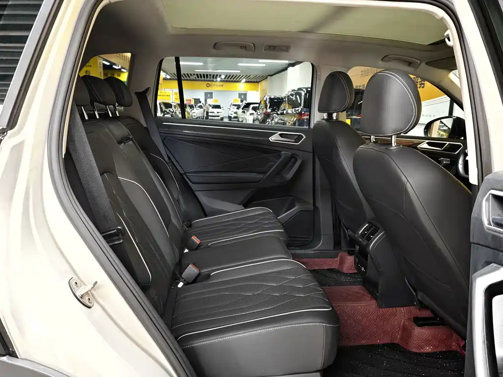 Volkswagen Tiguan L 2022 — фото 10